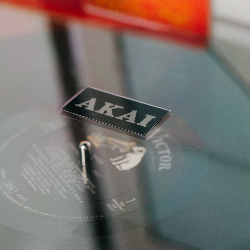 Akai ATT-240SP Πικάπ με Bluetooth, USB, προστατευτικό κάλυμμα και ηχεία Hi-Fi – 2 x 10W - Image 11