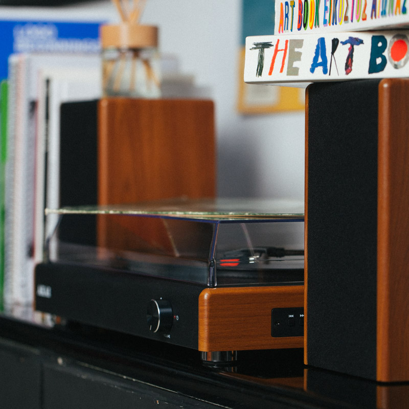 Akai ATT-240SP Πικάπ με Bluetooth, USB, προστατευτικό κάλυμμα και ηχεία Hi-Fi – 2 x 10W - Image 18