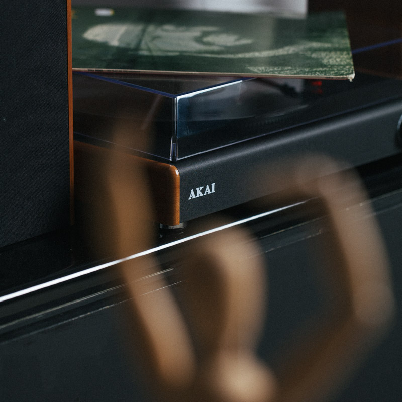 Akai ATT-240SP Πικάπ με Bluetooth, USB, προστατευτικό κάλυμμα και ηχεία Hi-Fi – 2 x 10W - Image 22